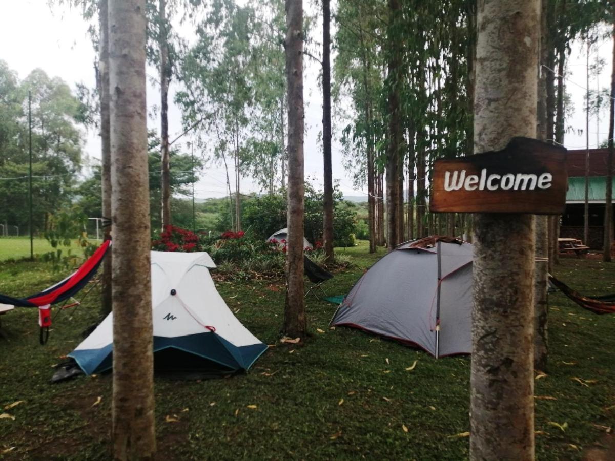 Murchison Backpackers Masindi Esterno foto