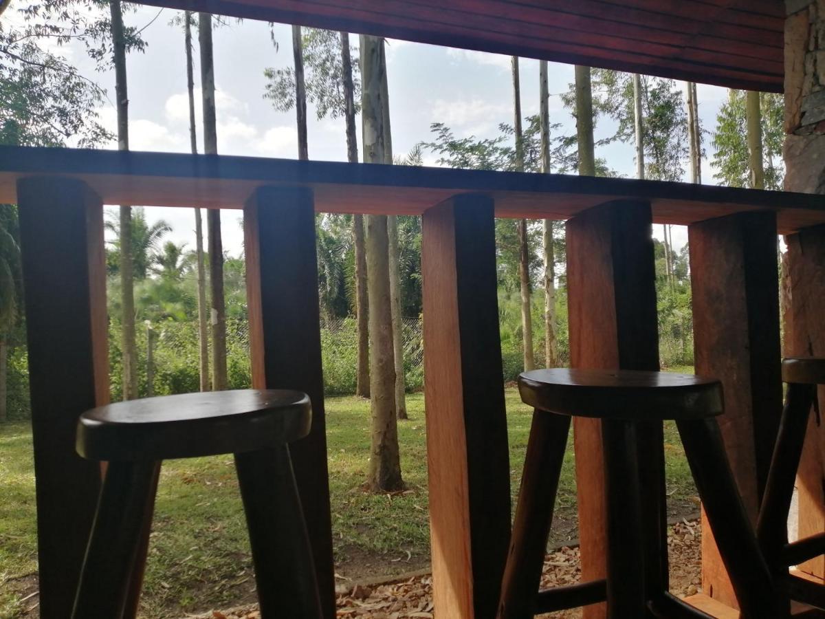 Murchison Backpackers Masindi Esterno foto