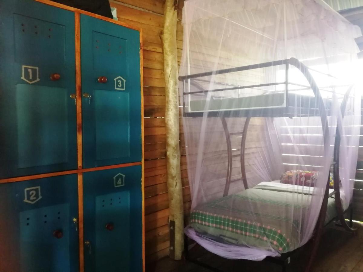 Murchison Backpackers Masindi Esterno foto