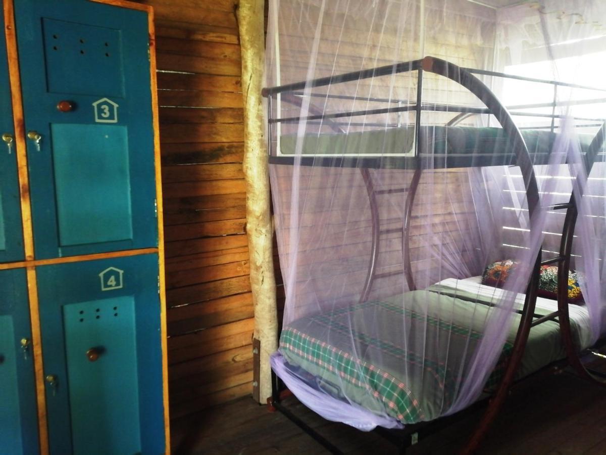 Murchison Backpackers Masindi Esterno foto